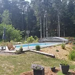 Paisible Avec Piscine, Terrasse Et Wifi En Pleine Foret Pour 4 Pers - Fr-1-589-662