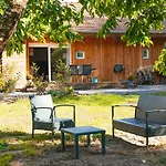 Paisible Avec Piscine, Terrasse Et Wifi En Pleine Foret Pour 4 Pers - Fr-1-589-662 Prázdninový dům
