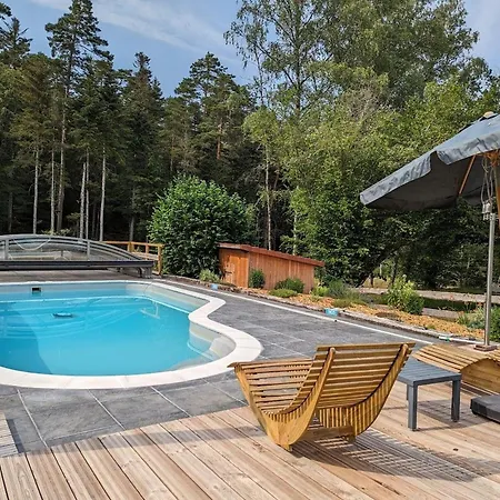 Country house Paisible Avec Piscine, Terrasse Et Wifi En Pleine Foret Pour 4 Pers *