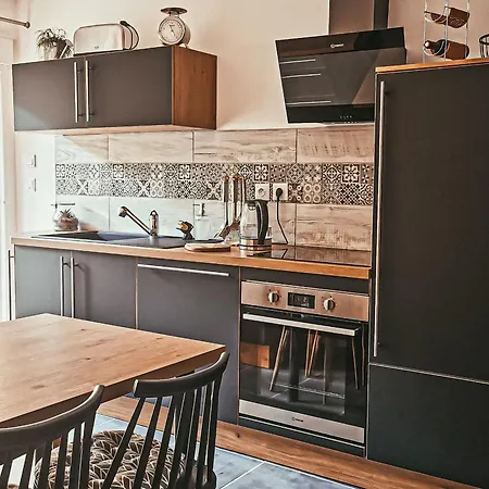 Paisible Avec Piscine, Terrasse Et Wifi En Pleine Foret Pour 4 Pers - Fr-1-589-662